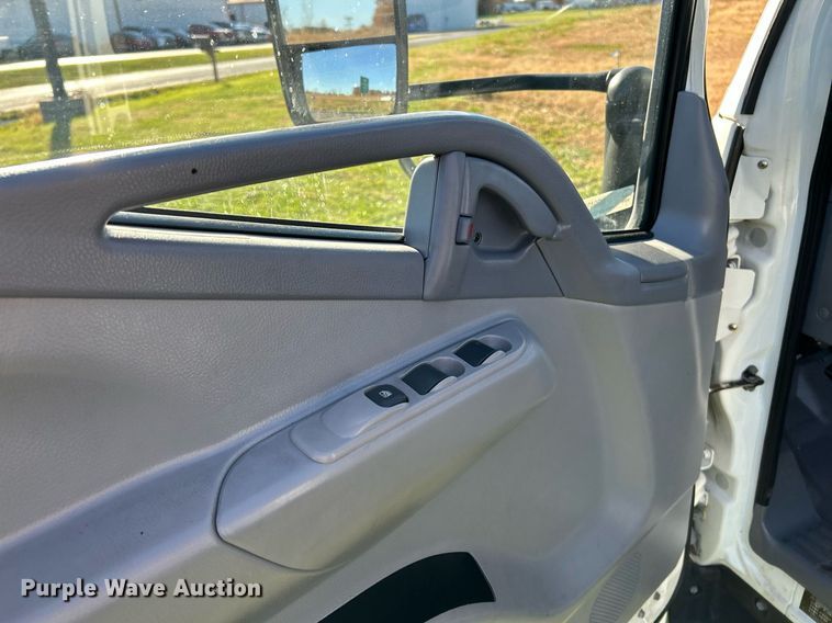 image for item NR9435 2008 Mitsubishi FUSO  flatbed truck