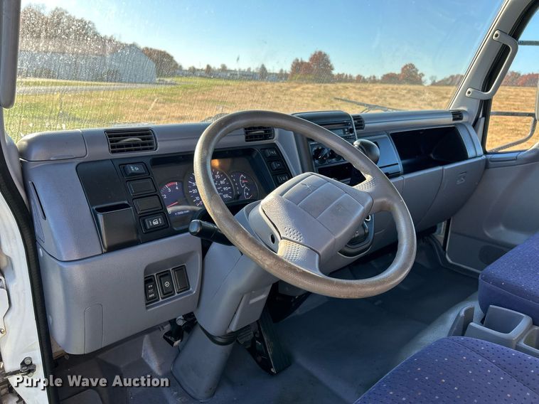 image for item NR9435 2008 Mitsubishi FUSO  flatbed truck