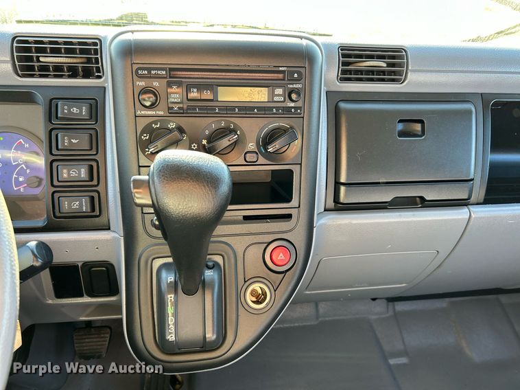 image for item NR9435 2008 Mitsubishi FUSO  flatbed truck