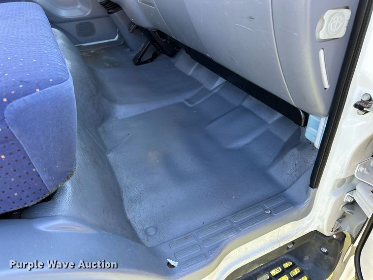 image for item NR9435 2008 Mitsubishi FUSO  flatbed truck