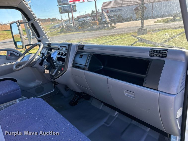 image for item NR9435 2008 Mitsubishi FUSO  flatbed truck