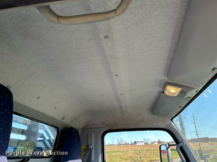 image for item NR9435 2008 Mitsubishi FUSO  flatbed truck