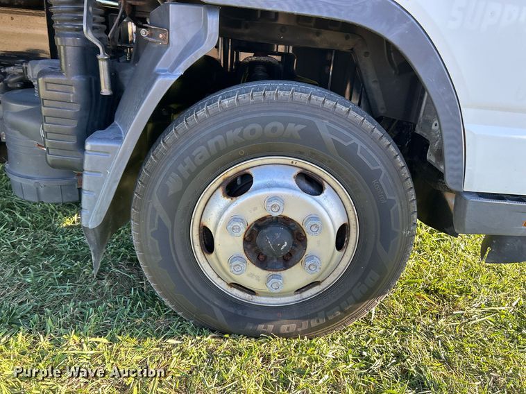 image for item NR9435 2008 Mitsubishi FUSO  flatbed truck