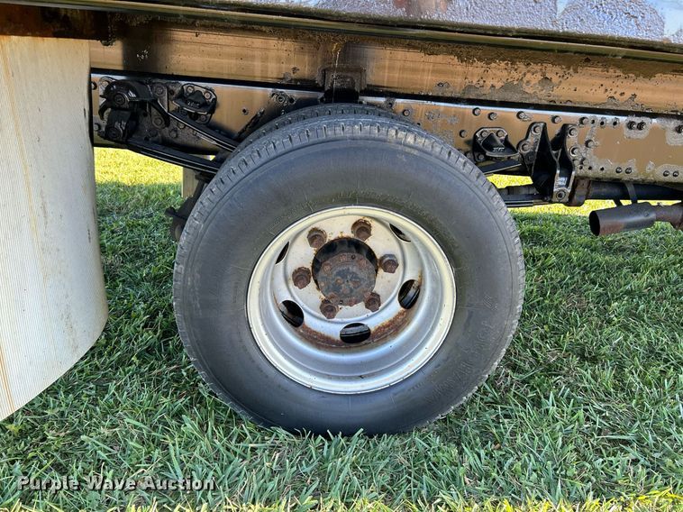 image for item NR9435 2008 Mitsubishi FUSO  flatbed truck