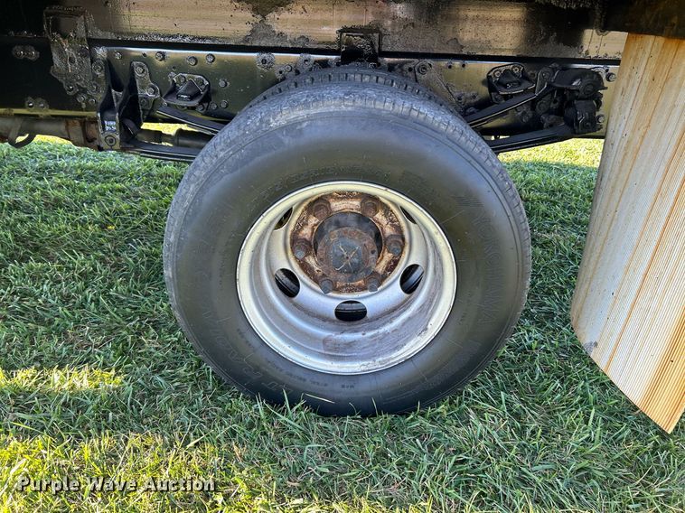 image for item NR9435 2008 Mitsubishi FUSO  flatbed truck