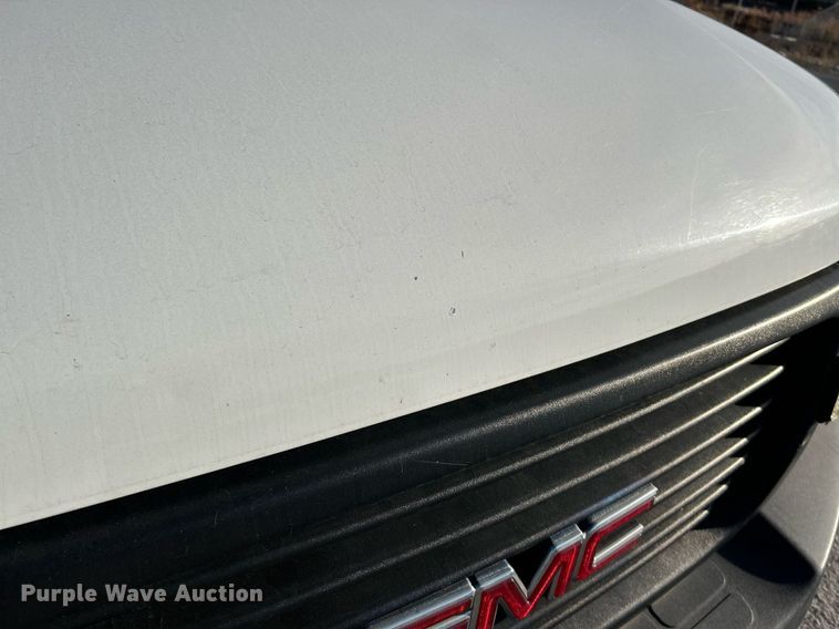 image for item NR9437 2004 GMC Savana 3500  van