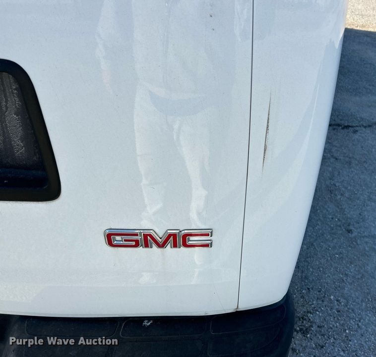 image for item NR9437 2004 GMC Savana 3500  van