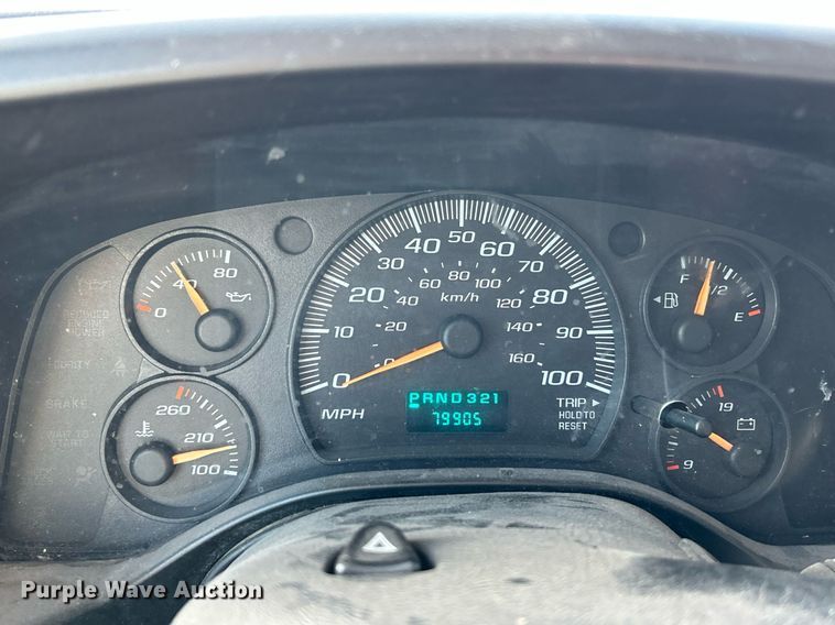 image for item NR9437 2004 GMC Savana 3500  van