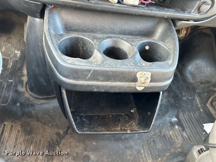 image for item NR9437 2004 GMC Savana 3500  van