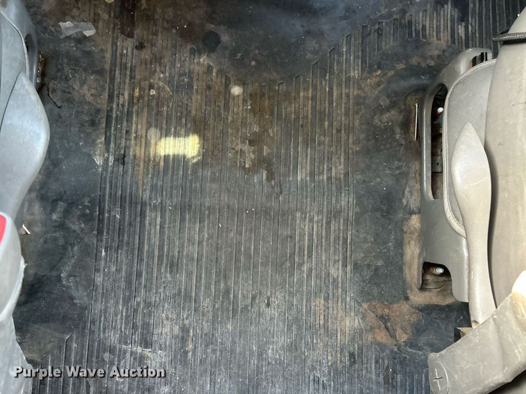 image for item NR9437 2004 GMC Savana 3500  van