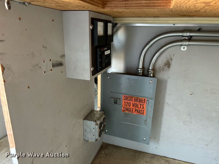 image for item NR9437 2004 GMC Savana 3500  van