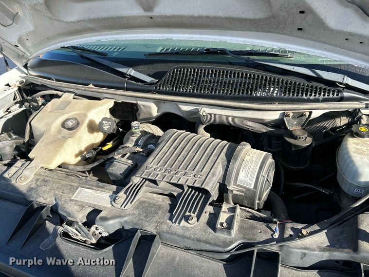 image for item NR9437 2004 GMC Savana 3500  van