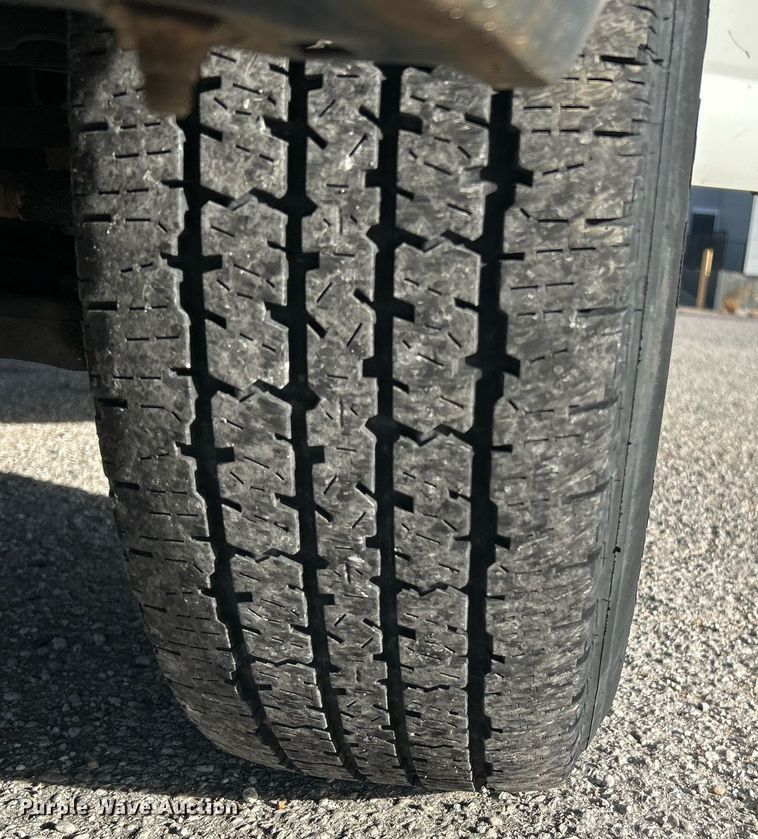 image for item NR9437 2004 GMC Savana 3500  van