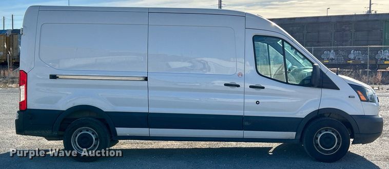 image for item NR9438 2015 Ford Transit 250  van