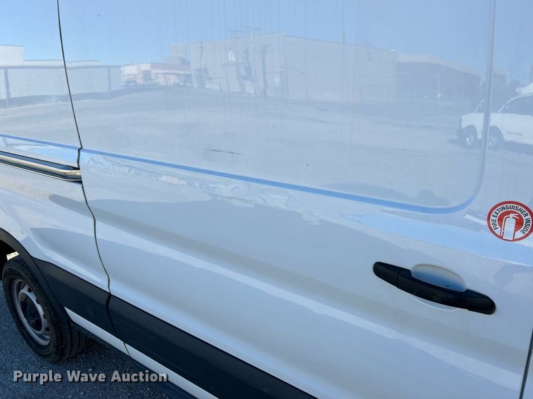 image for item NR9438 2015 Ford Transit 250  van