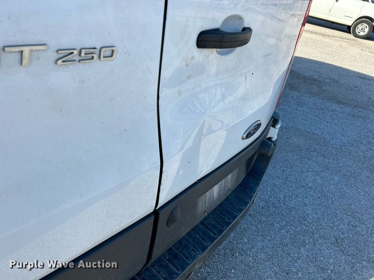 image for item NR9438 2015 Ford Transit 250  van