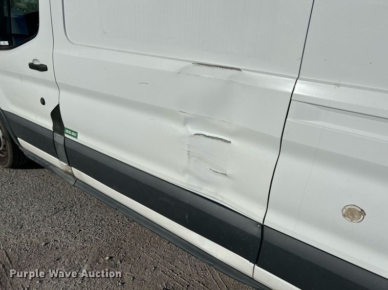 image for item NR9438 2015 Ford Transit 250  van