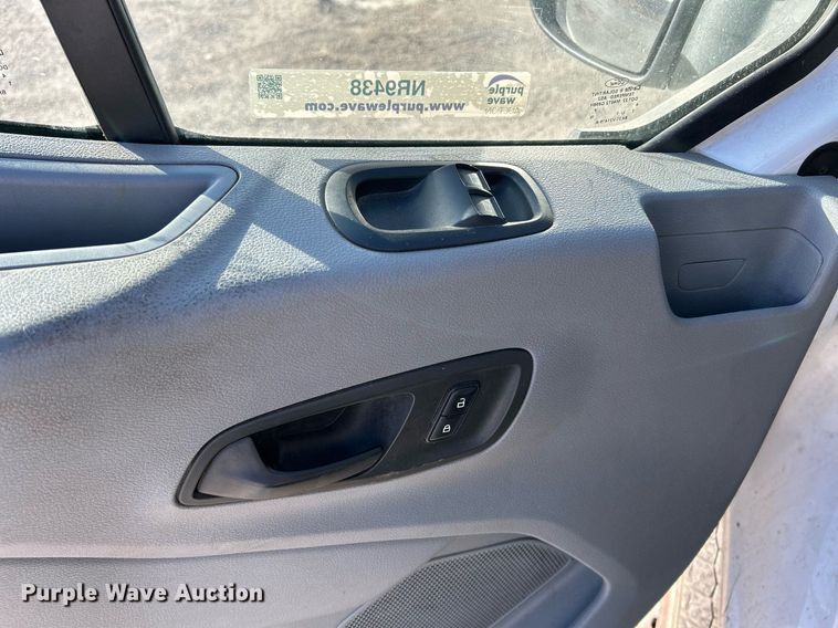 image for item NR9438 2015 Ford Transit 250  van