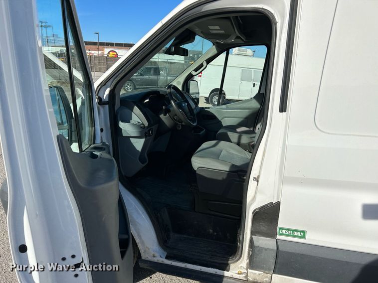 image for item NR9438 2015 Ford Transit 250  van