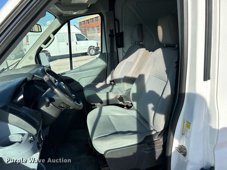 image for item NR9438 2015 Ford Transit 250  van