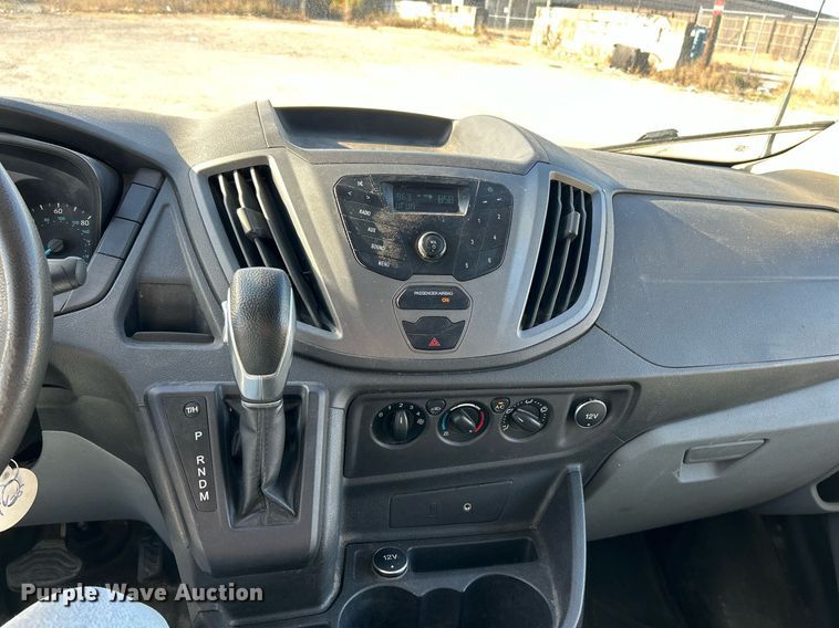 image for item NR9438 2015 Ford Transit 250  van