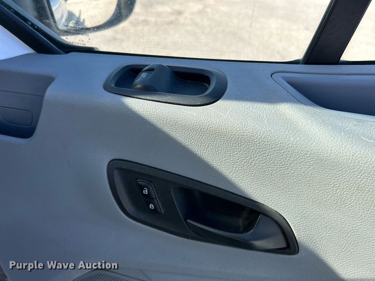 image for item NR9438 2015 Ford Transit 250  van