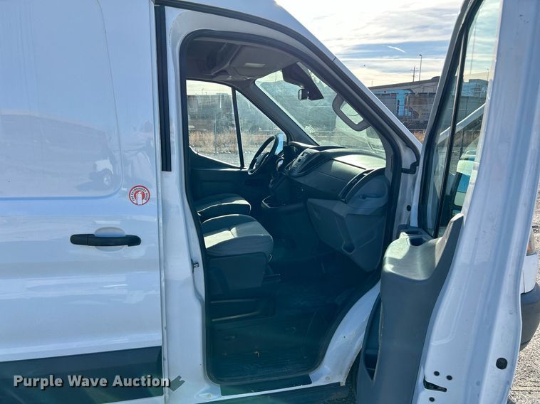 image for item NR9438 2015 Ford Transit 250  van