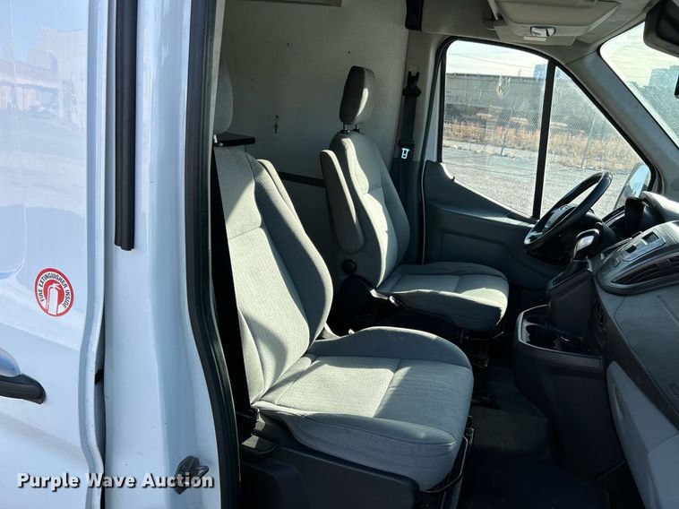 image for item NR9438 2015 Ford Transit 250  van