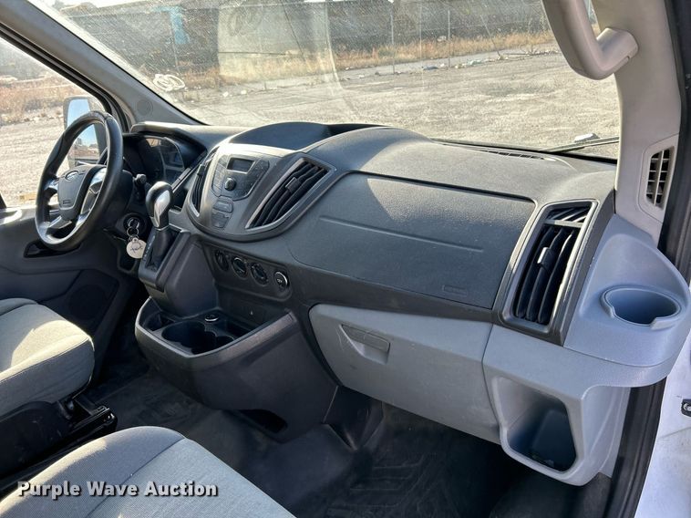 image for item NR9438 2015 Ford Transit 250  van