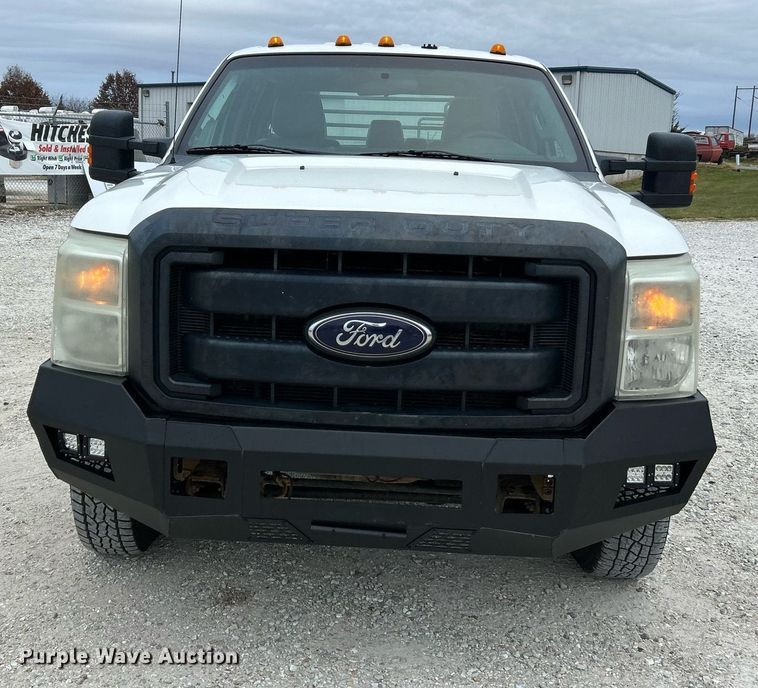 image for item NR9451 2012 Ford  F350 Super Duty  Crew Cab utility bed pickup truck