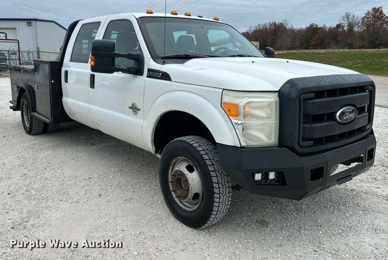 image for item NR9451 2012 Ford  F350 Super Duty  Crew Cab utility bed pickup truck