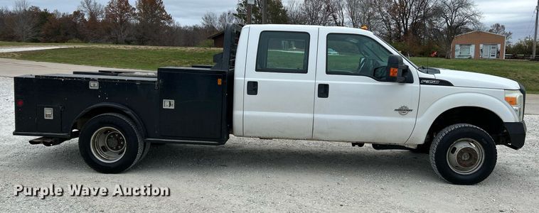 image for item NR9451 2012 Ford  F350 Super Duty  Crew Cab utility bed pickup truck