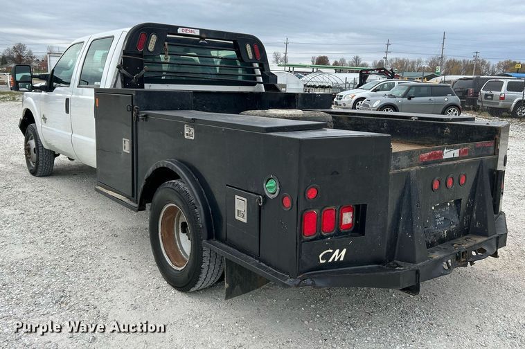 image for item NR9451 2012 Ford  F350 Super Duty  Crew Cab utility bed pickup truck