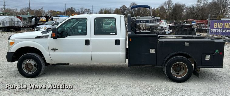 image for item NR9451 2012 Ford  F350 Super Duty  Crew Cab utility bed pickup truck
