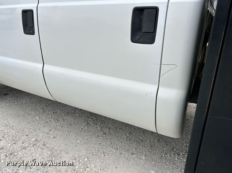 image for item NR9451 2012 Ford  F350 Super Duty  Crew Cab utility bed pickup truck