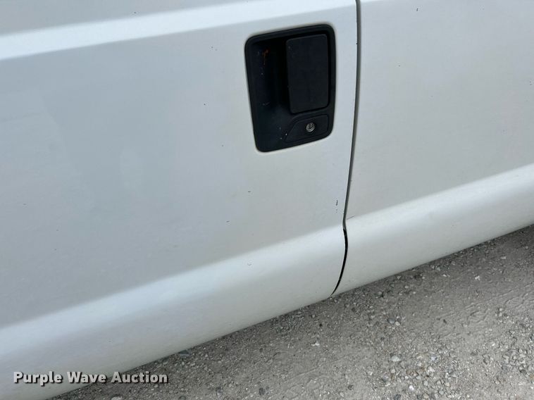 image for item NR9451 2012 Ford  F350 Super Duty  Crew Cab utility bed pickup truck