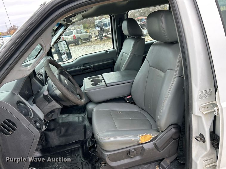 image for item NR9451 2012 Ford  F350 Super Duty  Crew Cab utility bed pickup truck