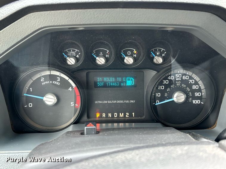 image for item NR9451 2012 Ford  F350 Super Duty  Crew Cab utility bed pickup truck