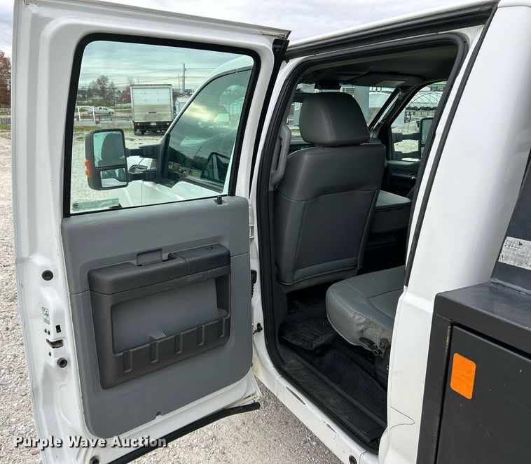 image for item NR9451 2012 Ford  F350 Super Duty  Crew Cab utility bed pickup truck