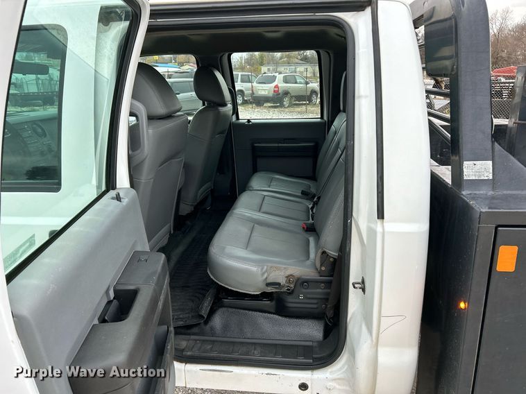 image for item NR9451 2012 Ford  F350 Super Duty  Crew Cab utility bed pickup truck