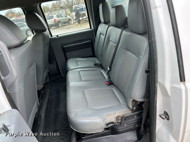 image for item NR9451 2012 Ford  F350 Super Duty  Crew Cab utility bed pickup truck