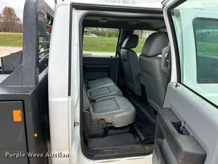 image for item NR9451 2012 Ford  F350 Super Duty  Crew Cab utility bed pickup truck