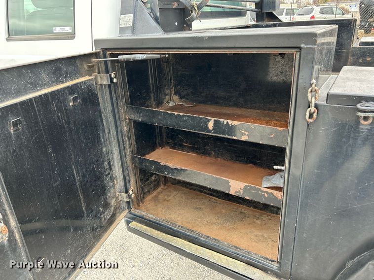 image for item NR9451 2012 Ford  F350 Super Duty  Crew Cab utility bed pickup truck