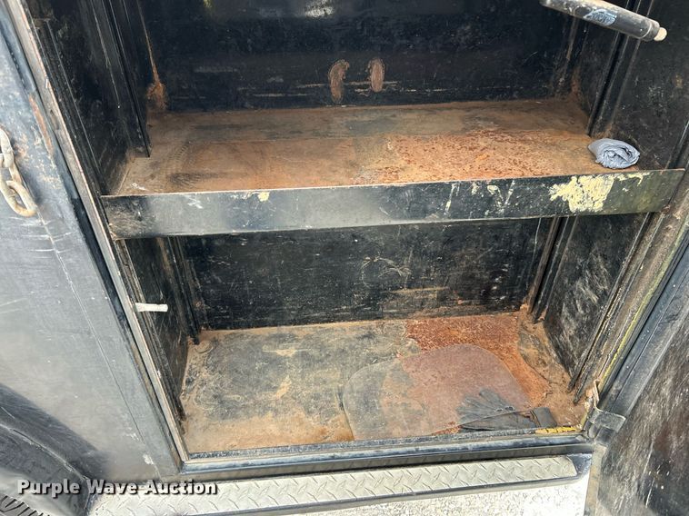 image for item NR9451 2012 Ford  F350 Super Duty  Crew Cab utility bed pickup truck