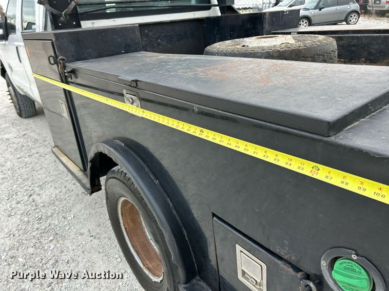 image for item NR9451 2012 Ford  F350 Super Duty  Crew Cab utility bed pickup truck
