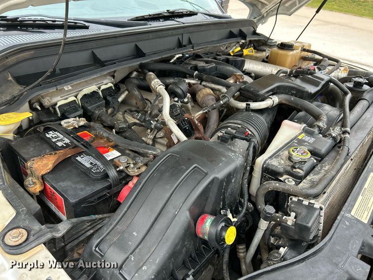 image for item NR9451 2012 Ford  F350 Super Duty  Crew Cab utility bed pickup truck