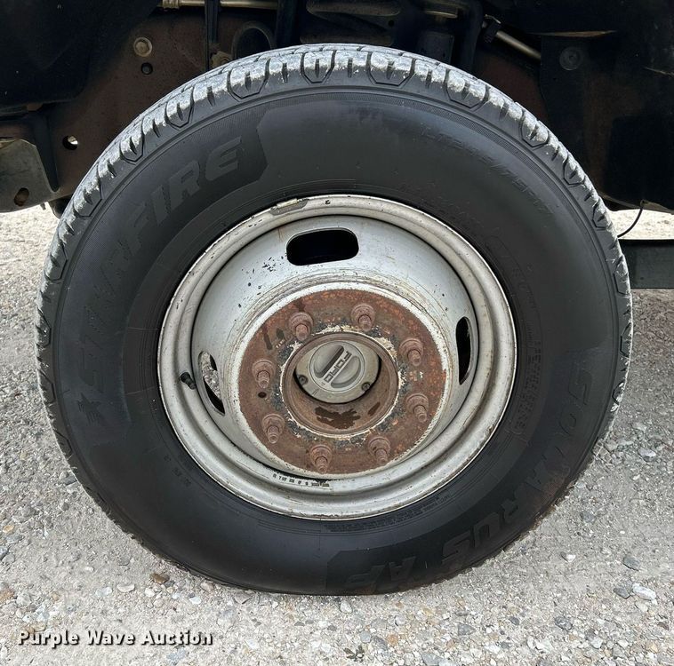 image for item NR9451 2012 Ford  F350 Super Duty  Crew Cab utility bed pickup truck