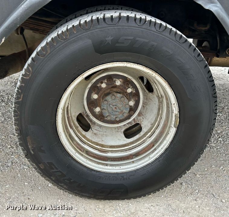 image for item NR9451 2012 Ford  F350 Super Duty  Crew Cab utility bed pickup truck