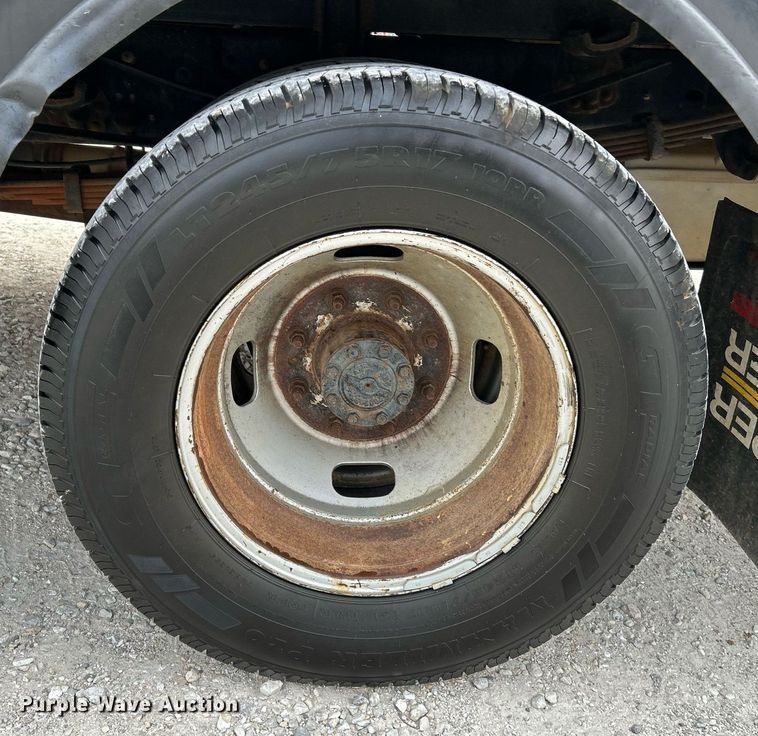 image for item NR9451 2012 Ford  F350 Super Duty  Crew Cab utility bed pickup truck