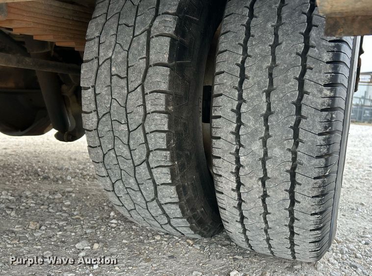 image for item NR9451 2012 Ford  F350 Super Duty  Crew Cab utility bed pickup truck